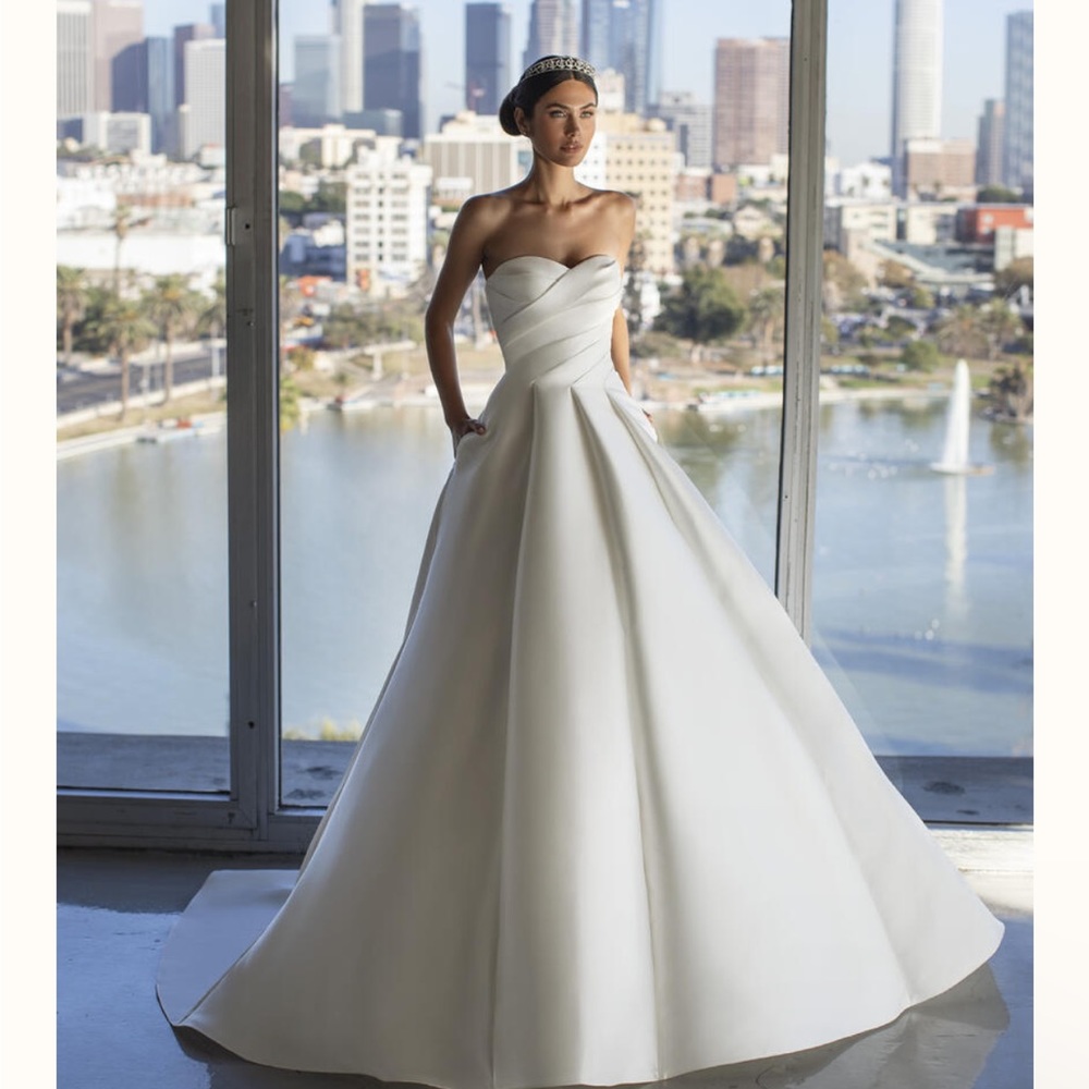 Pronovias Jurado Sweetheart Satin Dress